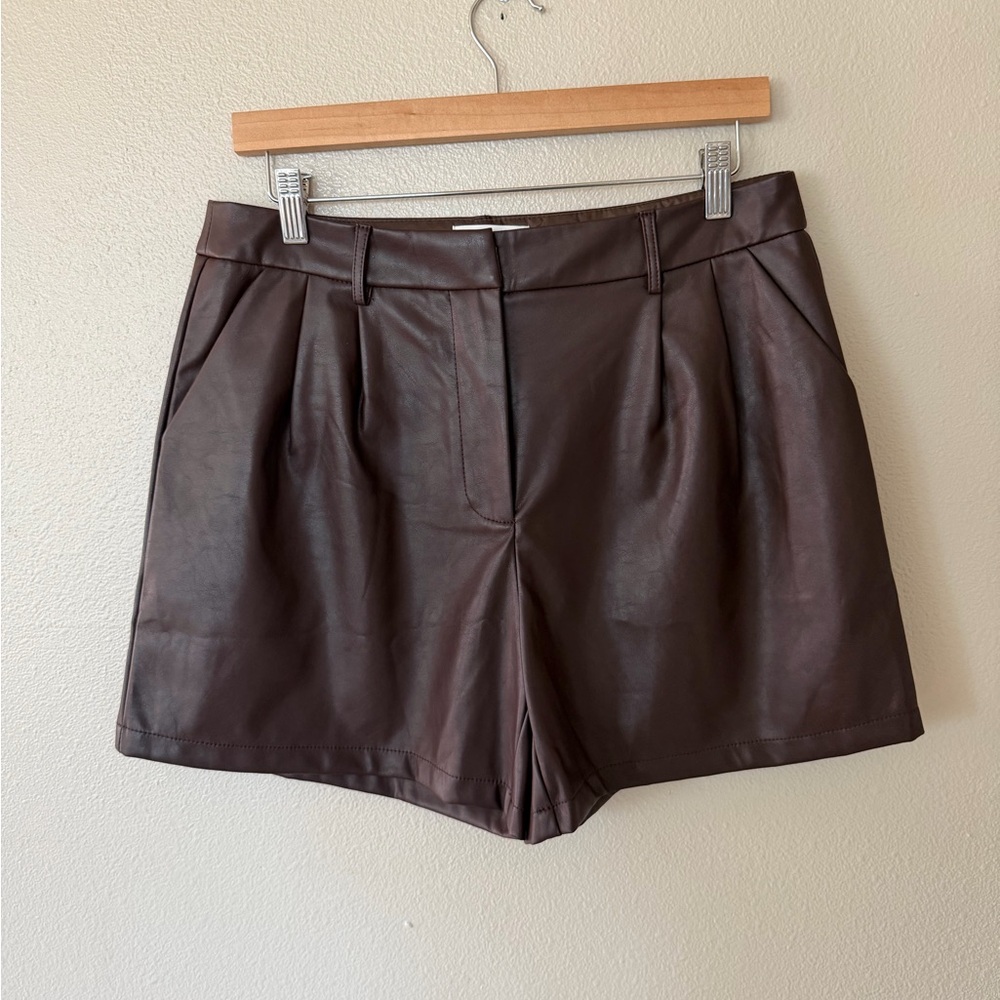Whiteroom + Cactus Espresso Brown Faux Leather Trendy Pleated Dress Shorts L